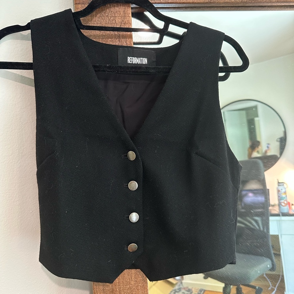 Reformation vest